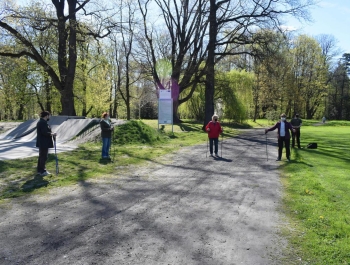 Nordic Walking- majowy spacer po żywieckim parku zamkowym z uczestnikami programu Senior/ka - zdjęcie2