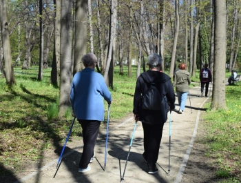 Nordic Walking- majowy spacer po żywieckim parku zamkowym z uczestnikami programu Senior/ka - zdjęcie16