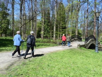 Nordic Walking- majowy spacer po żywieckim parku zamkowym z uczestnikami programu Senior/ka - zdjęcie19