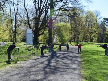 Nordic Walking- majowy spacer po żywieckim parku zamkowym z uczestnikami programu Senior/ka - zdjęcie24