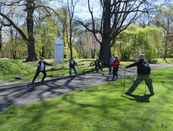 Nordic Walking- majowy spacer po żywieckim parku zamkowym z uczestnikami programu Senior/ka - zdjęcie30