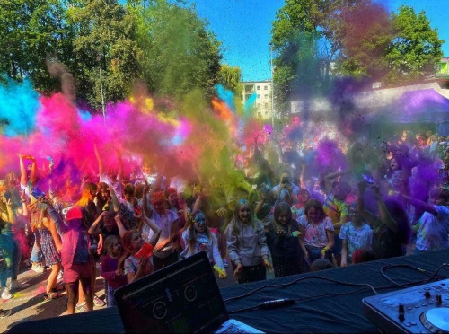 HOLI Święto Kolorów- zdjęcia