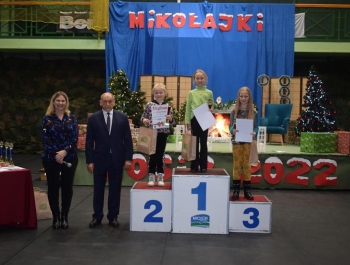 Mikołajkowe Zawody Pływackie i spotkanie ze Świętym Mikołajem 03.12.2022 r. - zdjęcie119