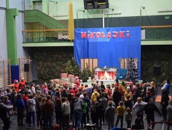 Mikołajkowe Zawody Pływackie i spotkanie ze Świętym Mikołajem 03.12.2022 r. - zdjęcie133