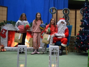 Mikołajkowe Zawody Pływackie i spotkanie ze Świętym Mikołajem 03.12.2022 r. - zdjęcie149