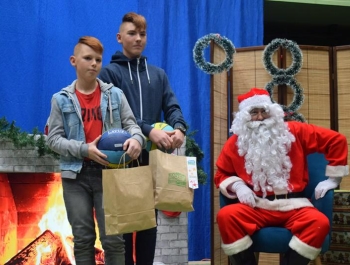 Mikołajkowe Zawody Pływackie i spotkanie ze Świętym Mikołajem 03.12.2022 r. - zdjęcie171