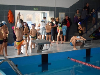 Mikołajkowe Zawody Pływackie i spotkanie ze Świętym Mikołajem 03.12.2022 r. - zdjęcie100