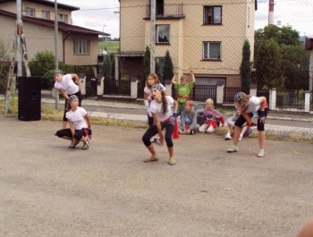 FESTYN SPORTOWO – REKREACYJNY DLA DZIECI „WAKACJE NA SPORTOWO i WESOŁO” - zdjęcie12