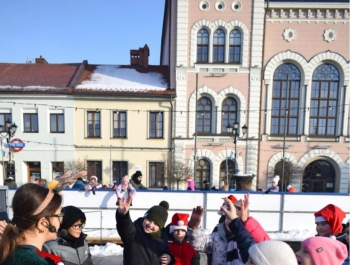 Lodowisko na żywieckim rynku już działa! - zdjęcie16