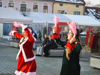 Lodowisko na żywieckim rynku już działa! - zdjęcie6