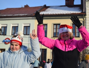 Lodowisko na żywieckim rynku już działa! - zdjęcie5