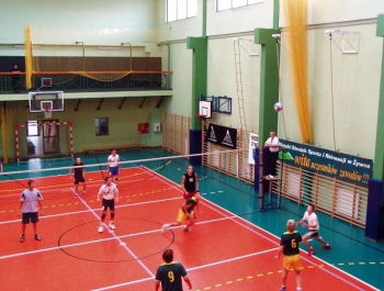 OFICJALNE WYNIKI VIII JESIENNEGO TURNIEJU DZIKICH DRUŻYN W PIŁCE SIATKOWEJ O PUCHAR BURMISTRZA MIASTA ŻYWCA- 02.09.2007 ROK - zdjęcie3