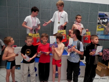 PŁYWACKA LIGA SZKOLNA 2014/2015 W ŻYWCU ZAKOŃCZONA OGROMNYM SUKCESEM! - zdjęcie26