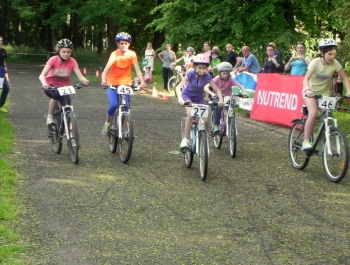 WIOSENNY WYŚCIG ROWEROWY MTB  - WYNIKI I FOTOREPORTAŻ - zdjęcie70