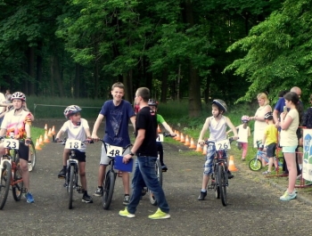 WIOSENNY WYŚCIG ROWEROWY MTB  - WYNIKI I FOTOREPORTAŻ - zdjęcie61