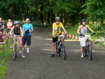 WIOSENNY WYŚCIG ROWEROWY MTB  - WYNIKI I FOTOREPORTAŻ - zdjęcie54