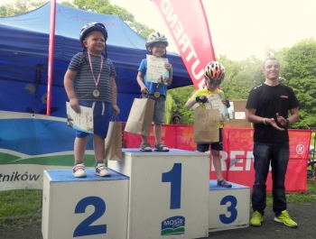 WIOSENNY WYŚCIG ROWEROWY MTB  - WYNIKI I FOTOREPORTAŻ - zdjęcie39