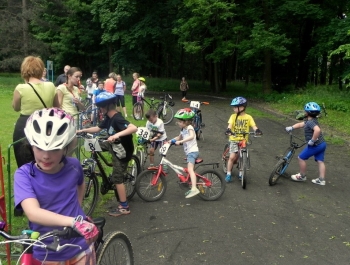 WIOSENNY WYŚCIG ROWEROWY MTB  - WYNIKI I FOTOREPORTAŻ - zdjęcie23