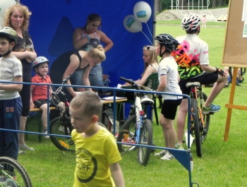 WIOSENNY WYŚCIG ROWEROWY MTB  - WYNIKI I FOTOREPORTAŻ - zdjęcie22