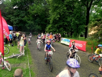 WIOSENNY WYŚCIG ROWEROWY MTB  - WYNIKI I FOTOREPORTAŻ - zdjęcie9