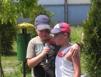 W UPALNE LATO Z MOSiR-em DZIŚ BAWILIŚMY SIĘ NA OSIEDLU POD GRAPĄ - zdjęcie20