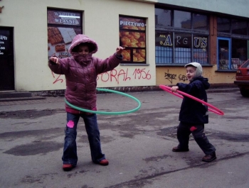 FESTYN SPORTOWO – REKREACYJNY DLA DZIECI „BIAŁE SZALEŃSTWO” - 24.01.2008 r. - zdjęcie24