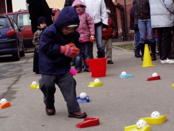 FESTYN SPORTOWO – REKREACYJNY DLA DZIECI „BIAŁE SZALEŃSTWO” - 24.01.2008 r. - zdjęcie1