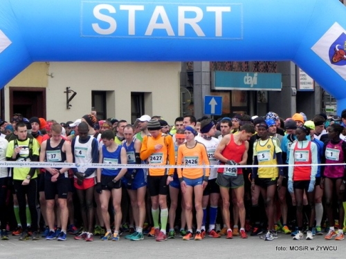 PÓŁMARATON DOOKOŁA JEZIORA ŻYWIECKIEGO - REKORD FREKWENCJI!
