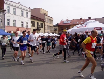 IX półmaraton „O puchar Starosty Żywieckiego” - 6 kwiecień 2008 rok - zdjęcie5