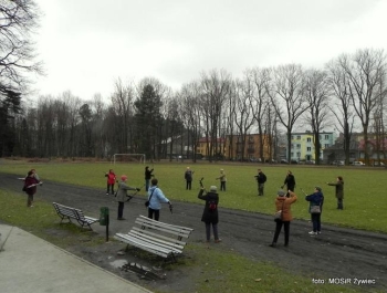 DZIEŃ KOBIET na sportowo, SENIORKI na zajęciach Nordic Walking. - zdjęcie3