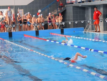 Sztafeta pływacka 100x100m z okazji 100-lecia odzyskania niepodległości przez Polskę - zdjęcie37