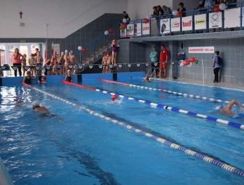Sztafeta pływacka 100x100m z okazji 100-lecia odzyskania niepodległości przez Polskę - zdjęcie23