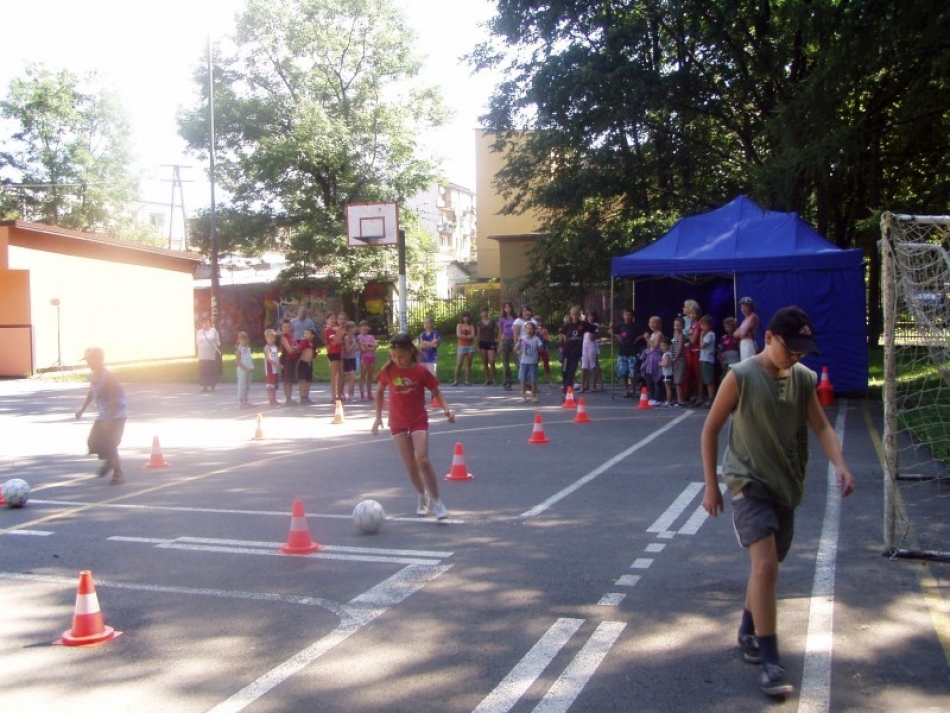 Wakacje na sportowo i wesoło  ......