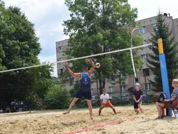 TURNIEJ SIATKÓWKI PLAŻOWEJ "O PUCHAR BURMISTRZA MIASTA ŻYWCA" – WYNIKI + ZDJĘCIA - zdjęcie35